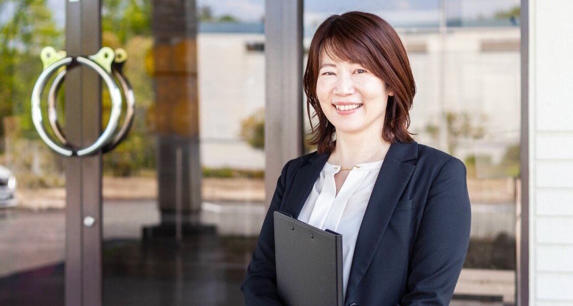 総務部 岩佐優子 写真